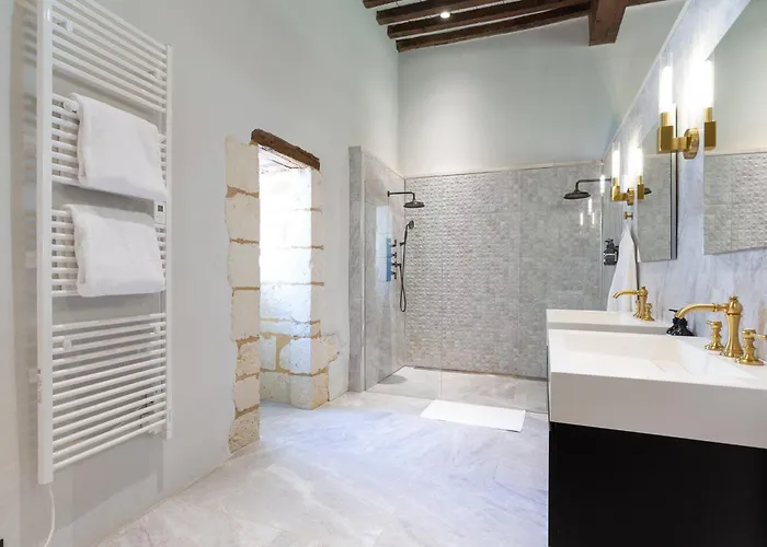 Chateau Belet Vila *