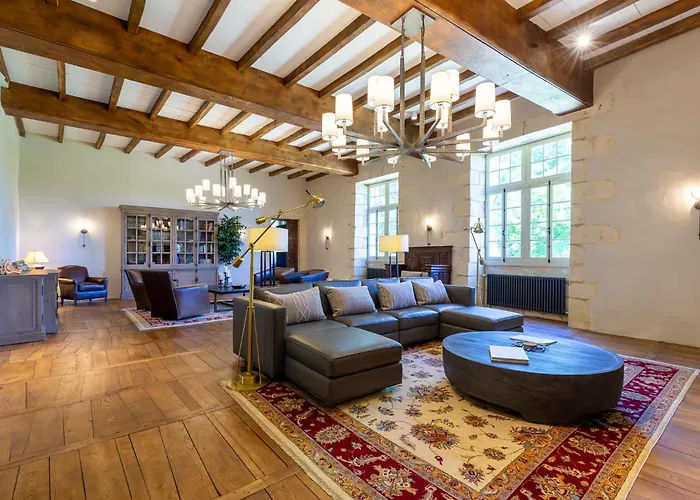 Chateau Belet Vila *