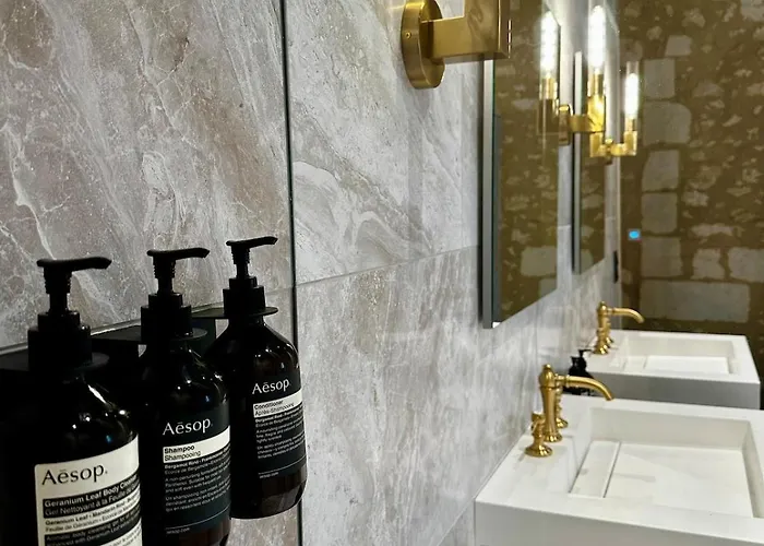 Chateau Belet Vila *