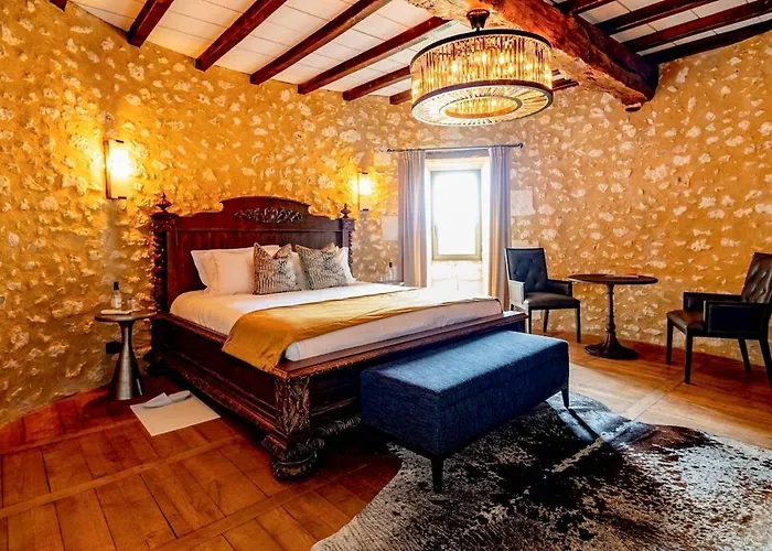 Chateau Belet Vila *